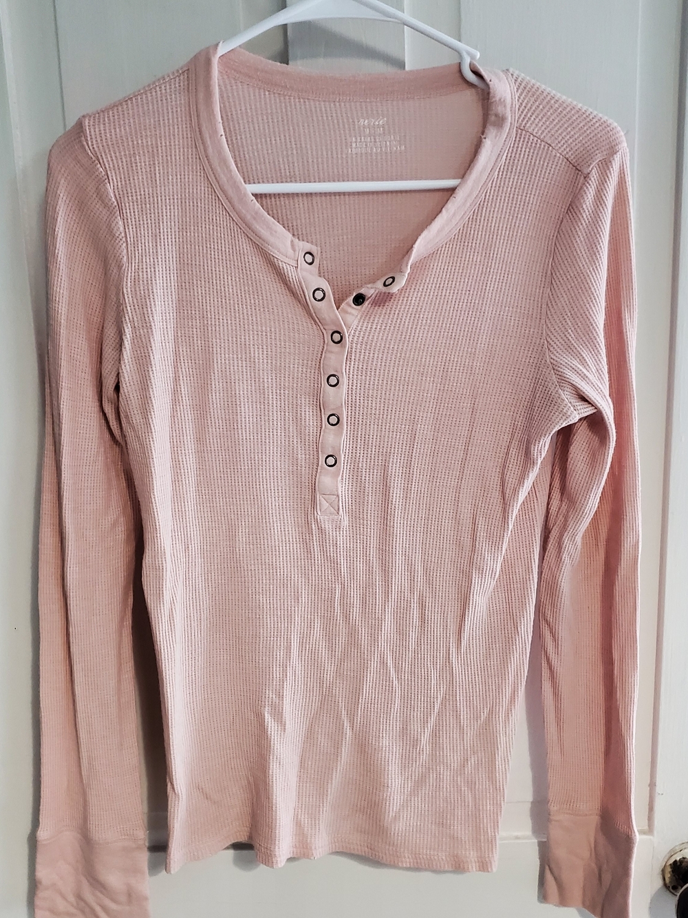 aerie Blush Waffle Snap Button Henley Long-Sleeve Top Elena Bella Style Size M